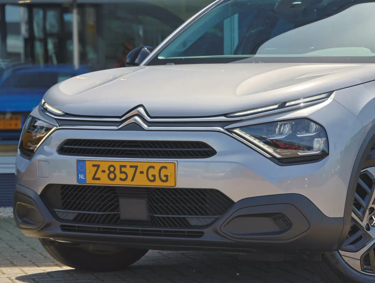 You 50 kWh 1ste Eigenaar | Warmtepomp | Camera | Cruise Control | Apple Carplay & Android Auto | 17" LMV