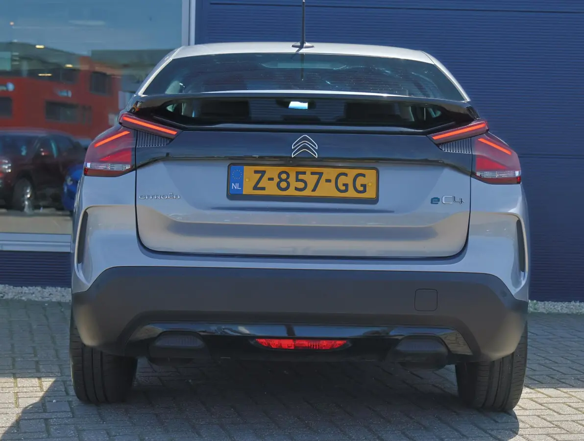 You 50 kWh 1ste Eigenaar | Warmtepomp | Camera | Cruise Control | Apple Carplay & Android Auto | 17" LMV