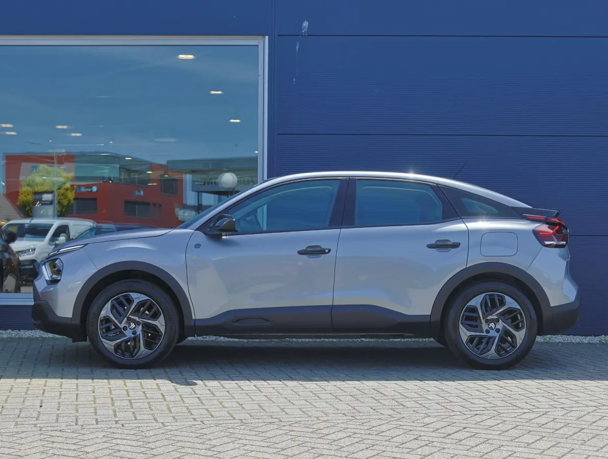You 50 kWh 1ste Eigenaar | Warmtepomp | Camera | Cruise Control | Apple Carplay & Android Auto | 17" LMV