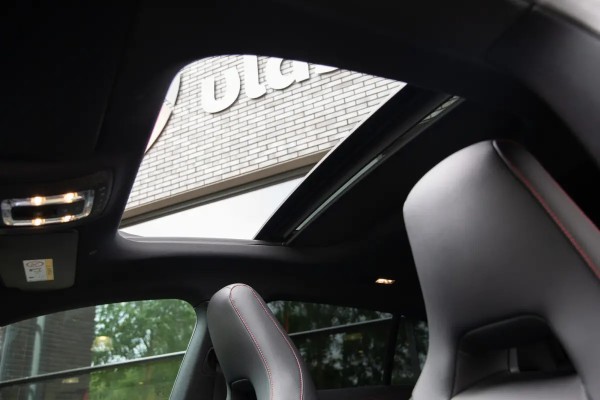 180 Business Solution AMG , Panoramadak, Sfeerverlichting, Trekhaak, Memory,