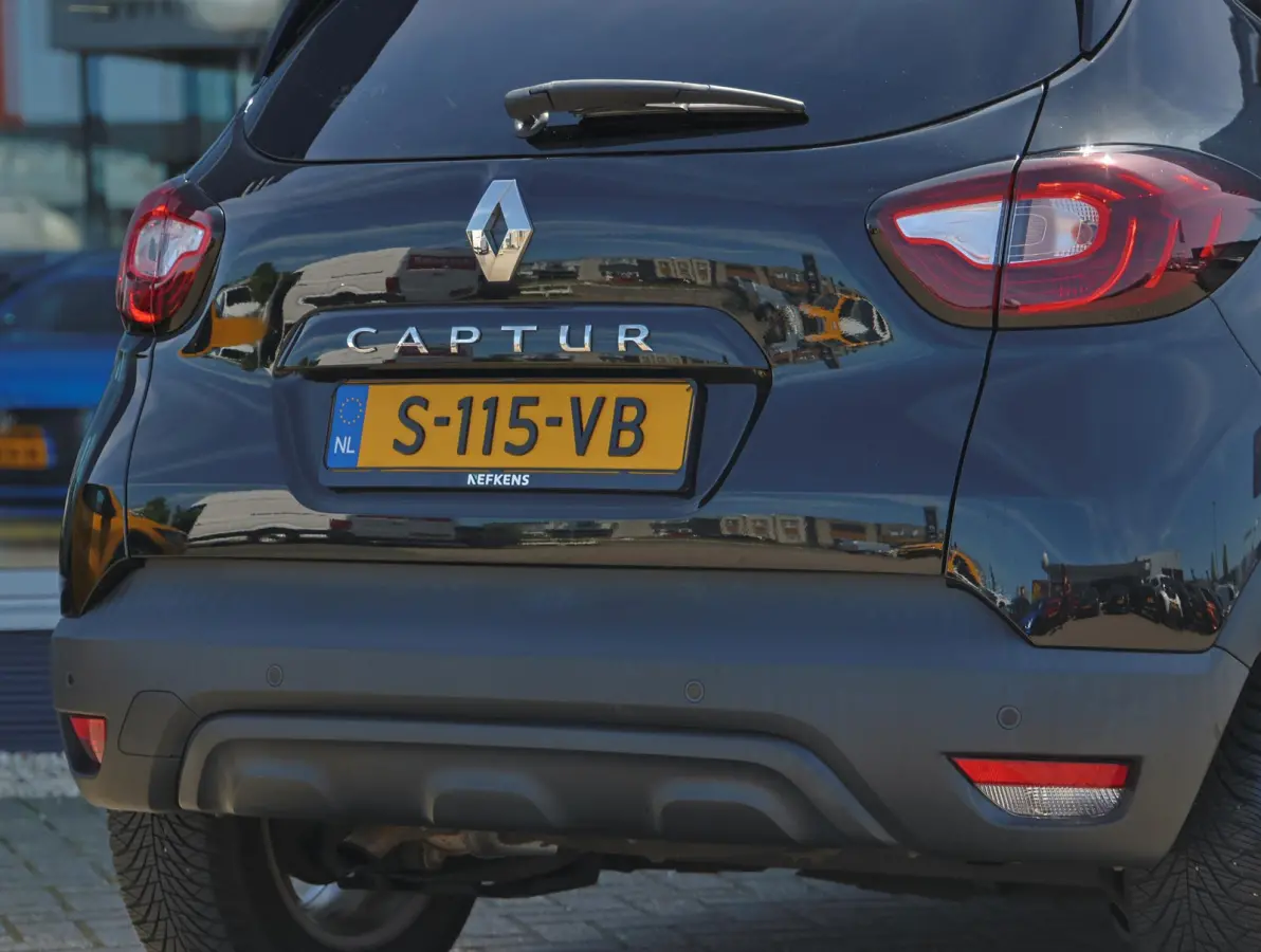 0.9 TCe 90pk Limited | Navigatie | Cruise Control | Airco | Parkeersensoren Achter | Keyless | 16" LMV