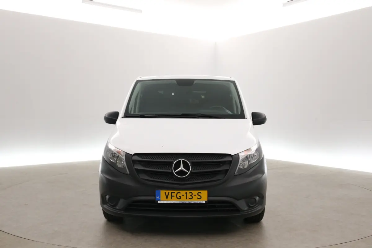 111 CDI Extra Lang | Oprijplaat | Airco | Camera | 3 Zits | Elektrpakket