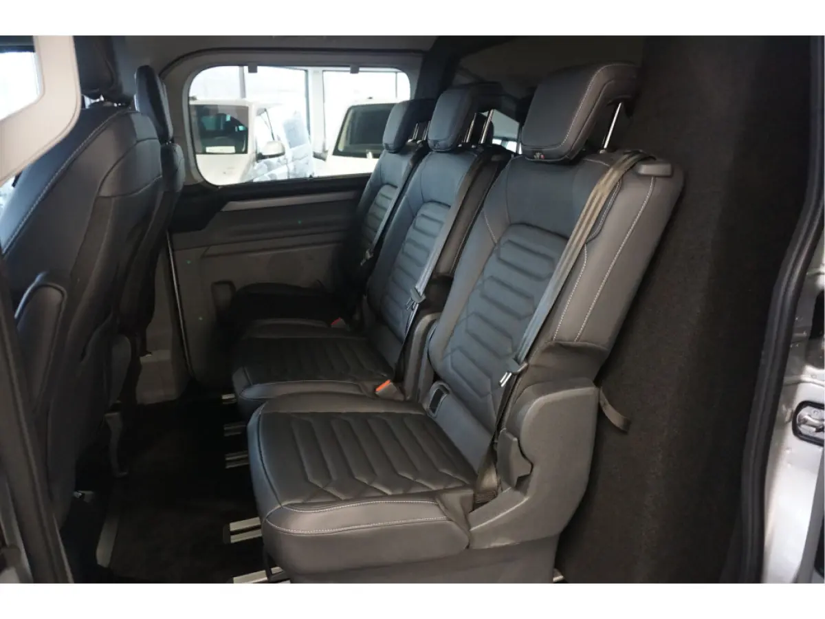Tourneo 340L 2.5 PHEV 233PK Dubbel Cabine PRIJS INCL. BPM Leder, 19" LM, B&O, Elek. Schuifeur, Pano, Trekhaak!! NR. TR7