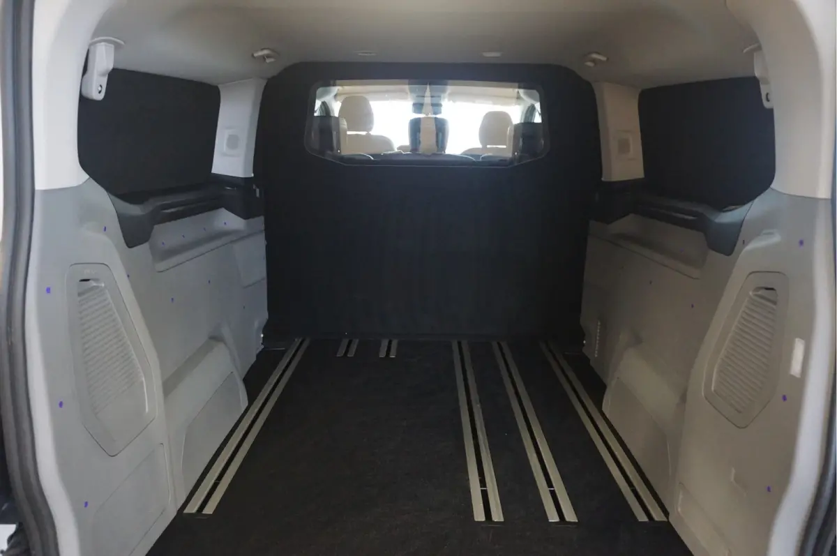 Tourneo 340L 2.5 PHEV 233PK Dubbel Cabine PRIJS INCL. BPM Leder, 19" LM, B&O, Elek. Schuifeur, Pano, Trekhaak!! NR. TR7