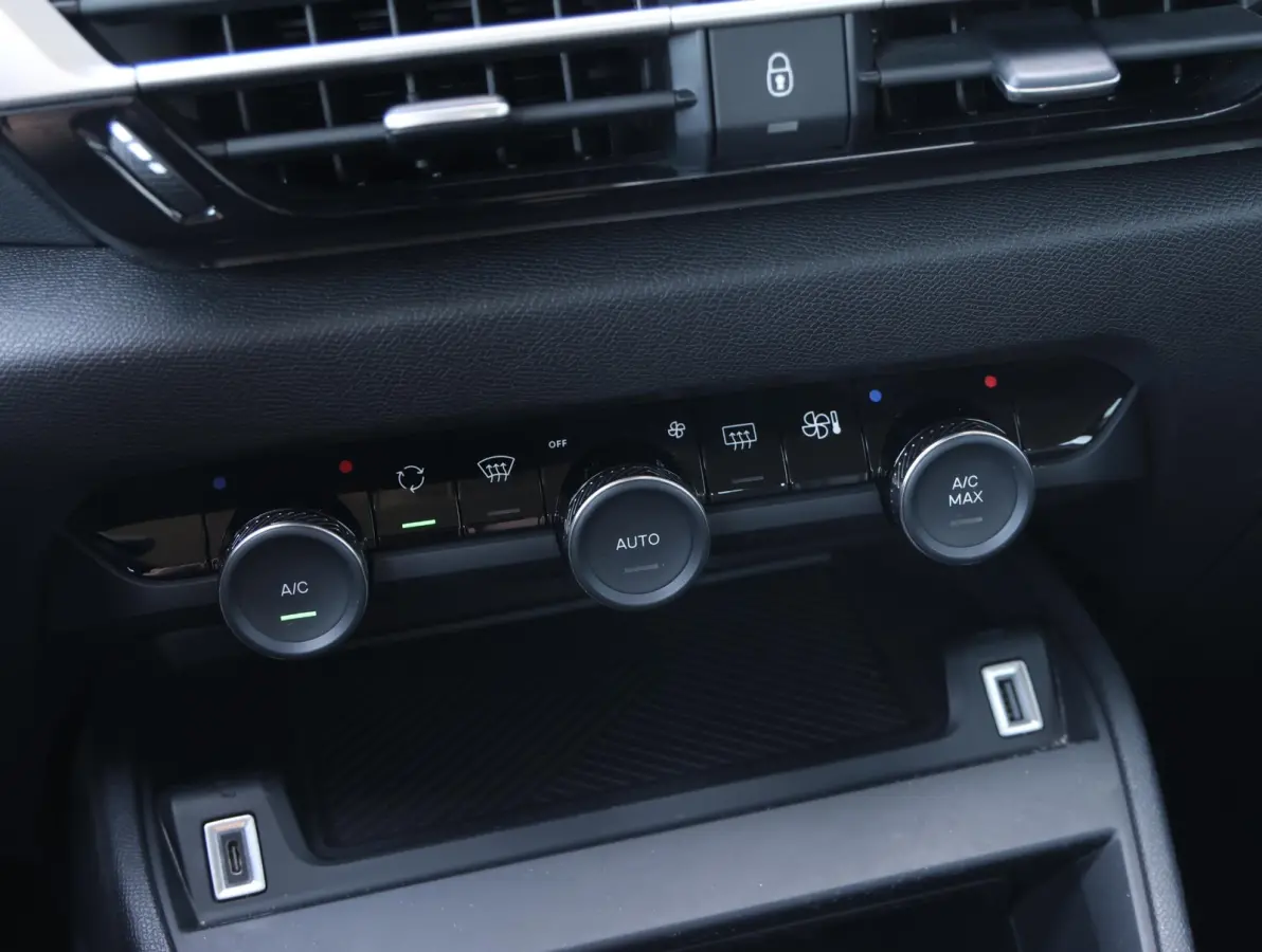Plus Hybrid 136pk 1ste Eigenaar | Camera | Cruise Control | Apple Carplay & Android Auto |
