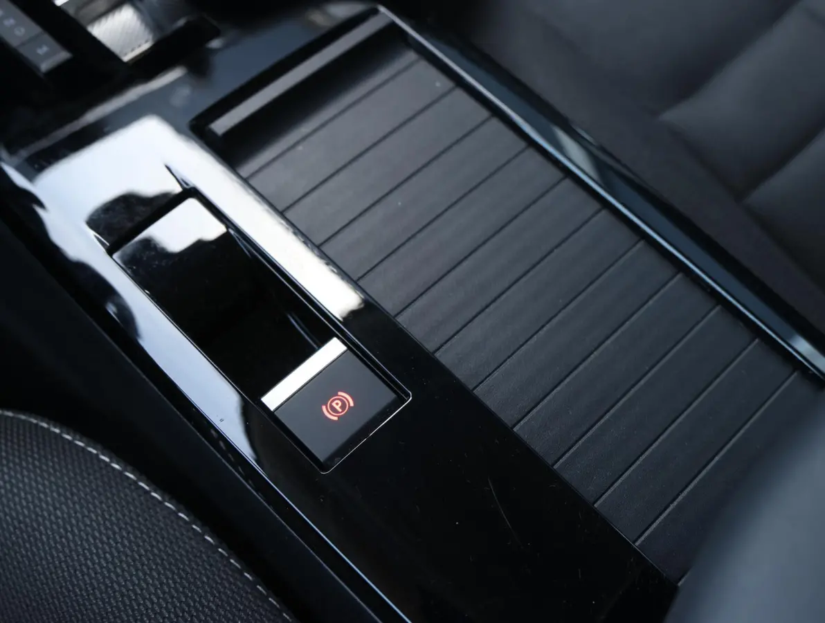 Plus Hybrid 136pk 1ste Eigenaar | Camera | Cruise Control | Apple Carplay & Android Auto |