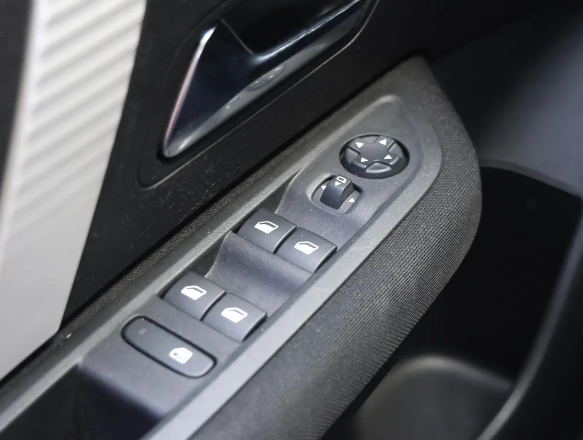 Plus Hybrid 136pk 1ste Eigenaar | Camera | Cruise Control | Apple Carplay & Android Auto |