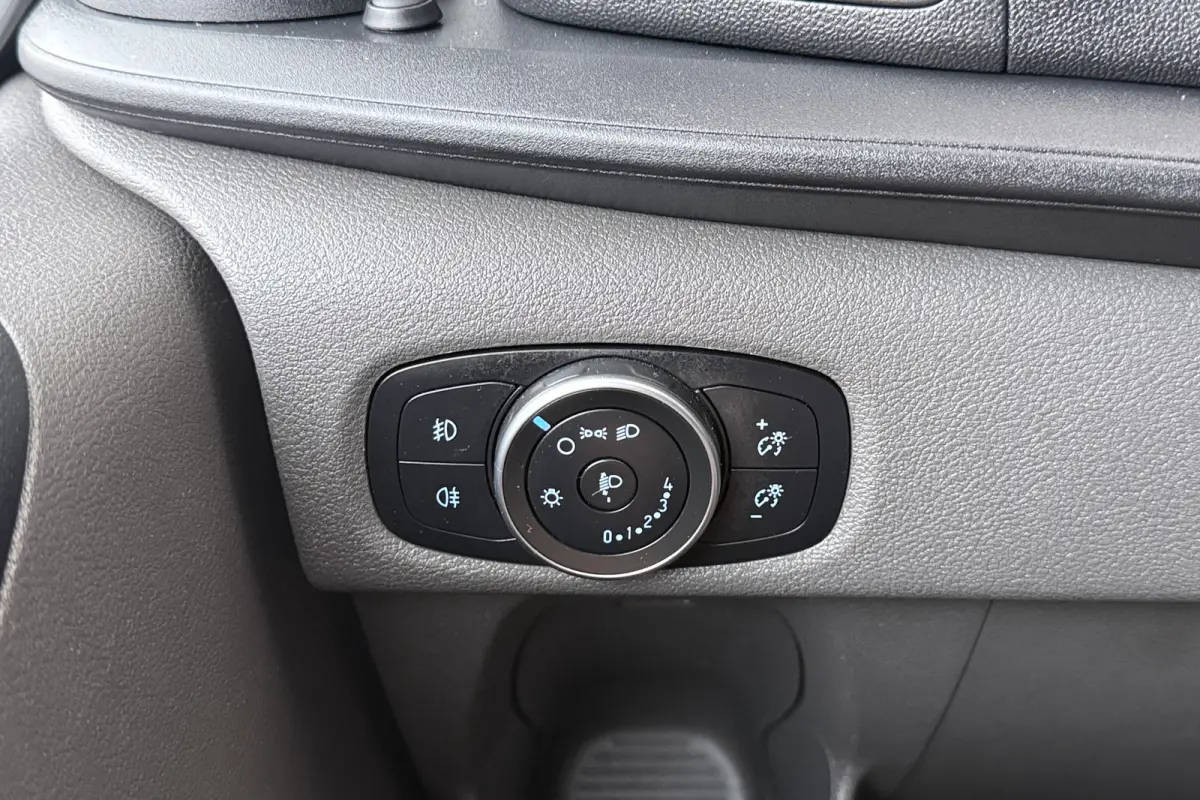 2.0D 131 PK Aut. L1H1 Business Camera Carplay WinterPack