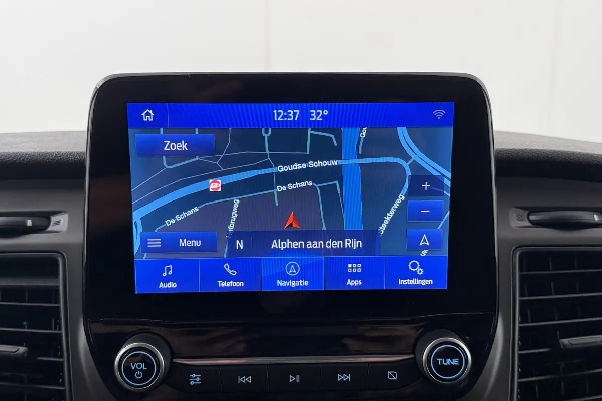 2.0D 131 PK Aut. L1H1 Business Camera Carplay WinterPack