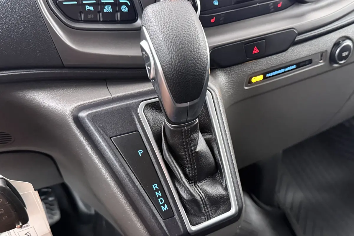 2.0D 131 PK Aut. L1H1 Business Camera Carplay WinterPack