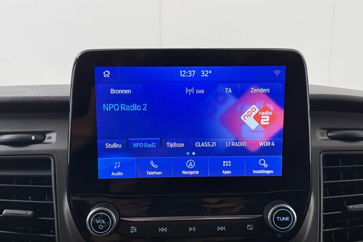 2.0D 131 PK Aut. L1H1 Business Camera Carplay WinterPack