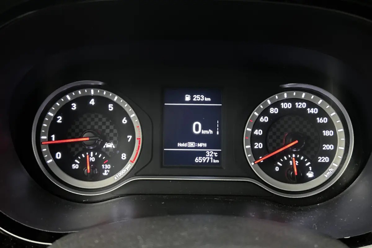1.0 Comfort | Cruise control | Apple Carplay | Elektrische ramen | Airco
