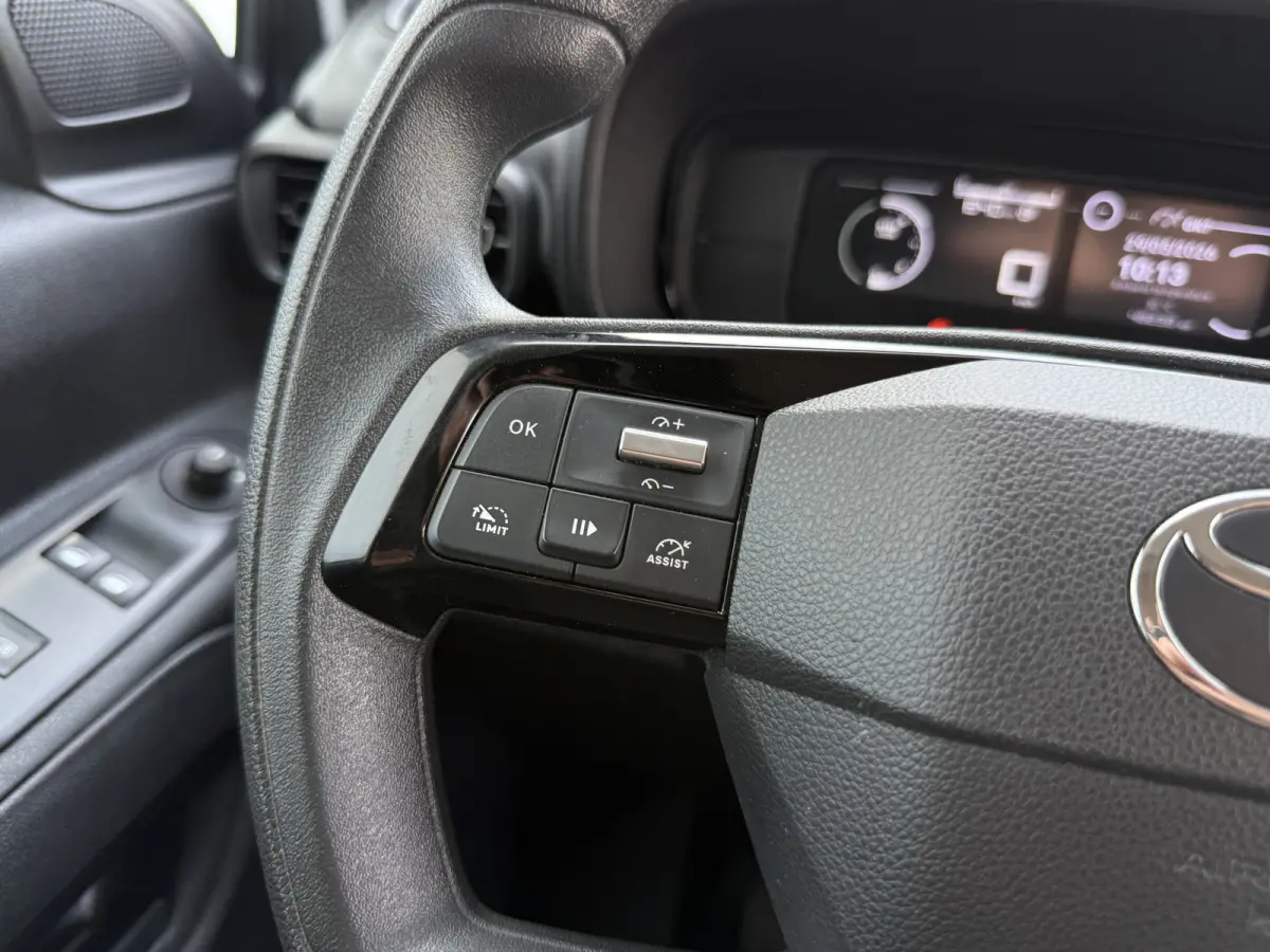 1.5 D 100PK Nieuw Model! L1 Climate Control Cruise Control Lane Assist Stoelverwarming Parkeersensoren