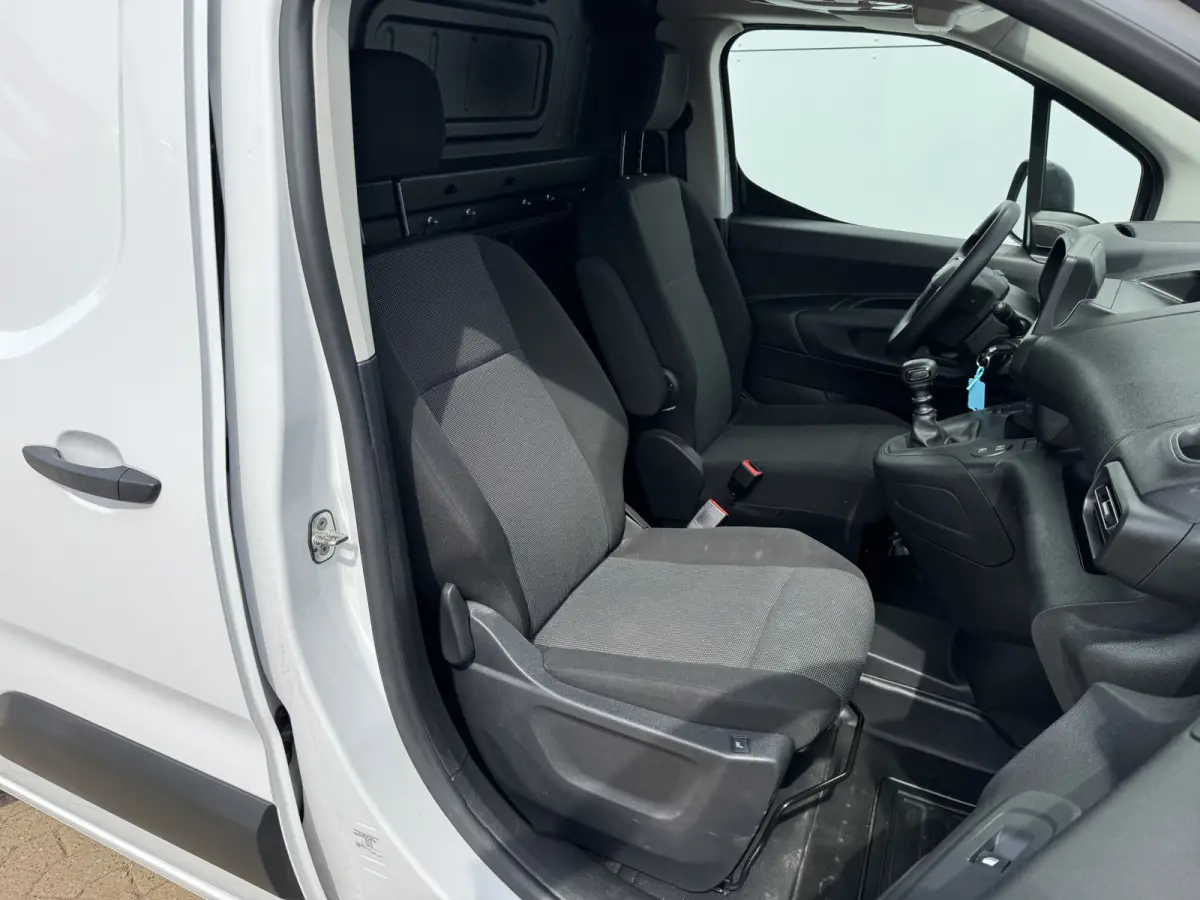 1.5 D 100PK Nieuw Model! L1 Climate Control Cruise Control Lane Assist Stoelverwarming Parkeersensoren