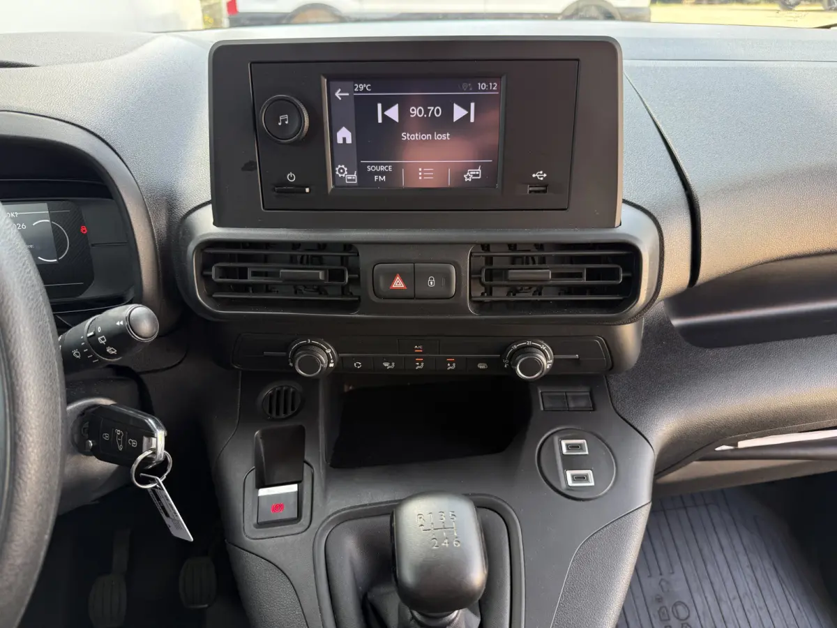 1.5 D 100PK Nieuw Model! L1 Climate Control Cruise Control Lane Assist Stoelverwarming Parkeersensoren