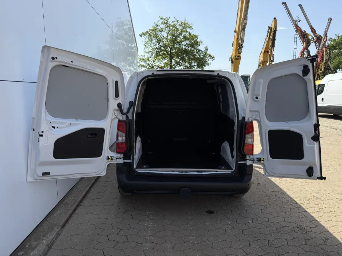 1.5 D 100PK Nieuw Model! L1 Climate Control Cruise Control Lane Assist Stoelverwarming Parkeersensoren
