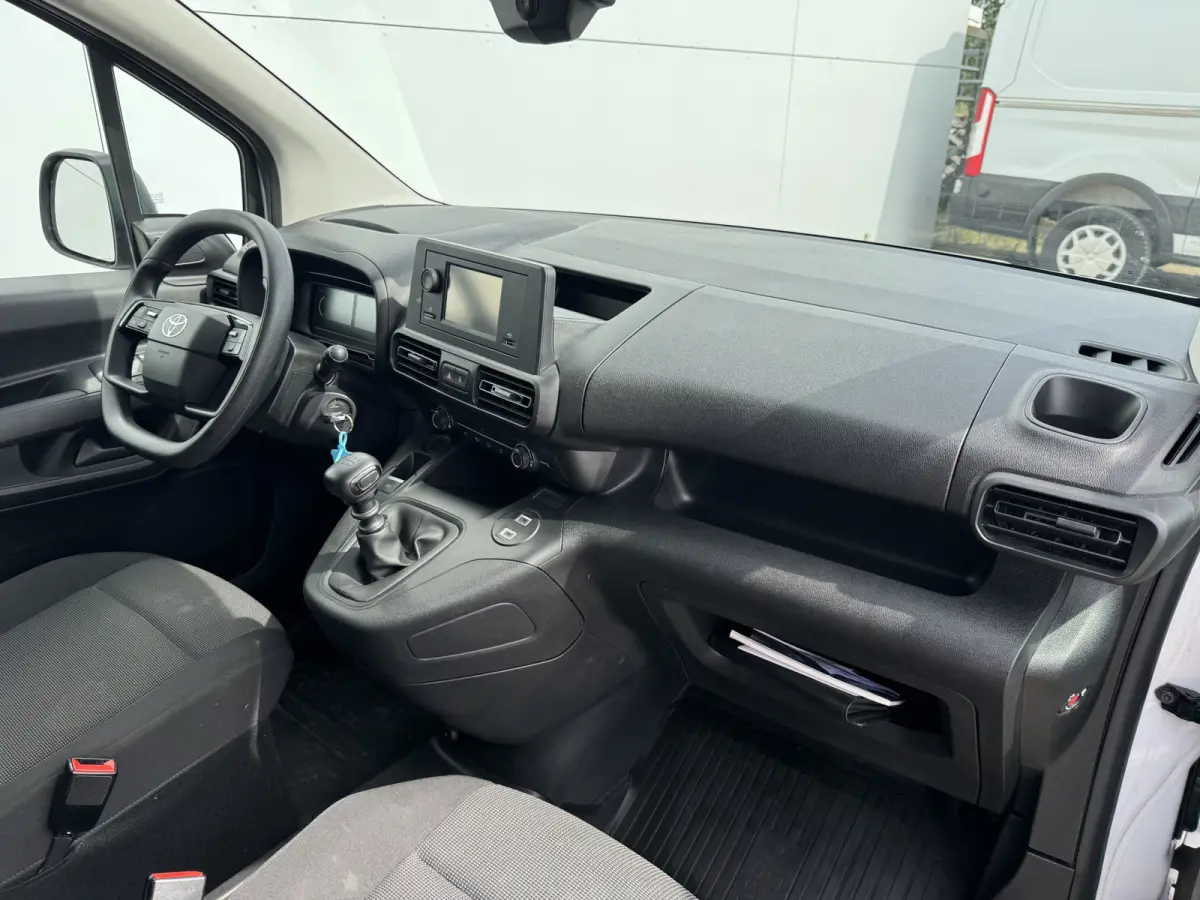 1.5 D 100PK Nieuw Model! L1 Climate Control Cruise Control Lane Assist Stoelverwarming Parkeersensoren