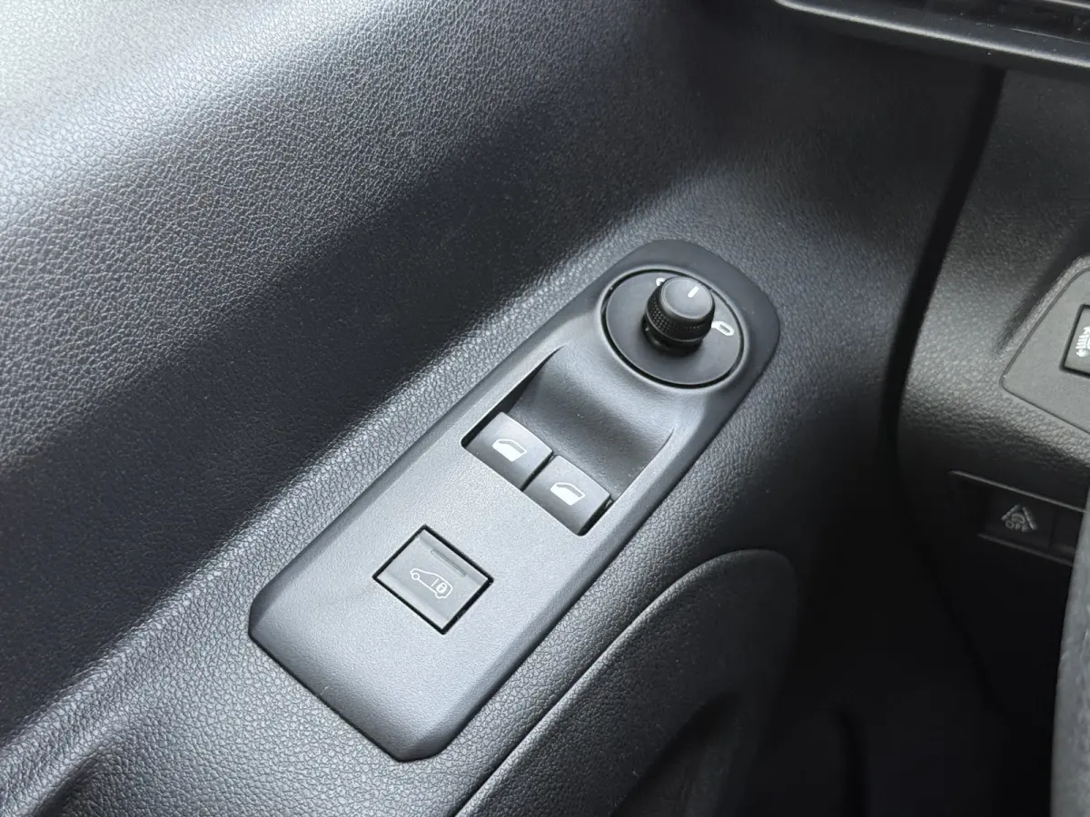 1.5 D 100PK Nieuw Model! L1 Climate Control Cruise Control Lane Assist Stoelverwarming Parkeersensoren