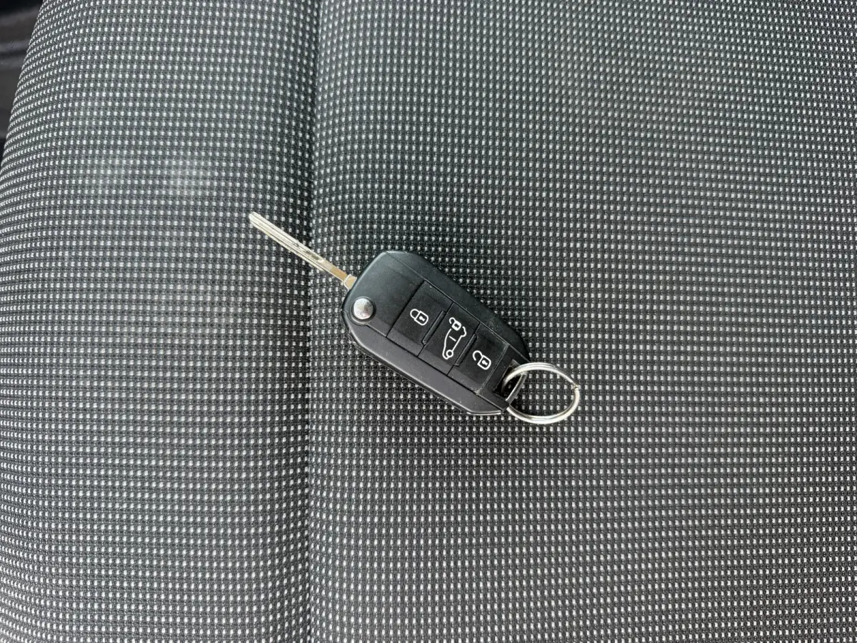 1.5 D 100PK Nieuw Model! L1 Climate Control Cruise Control Lane Assist Stoelverwarming Parkeersensoren