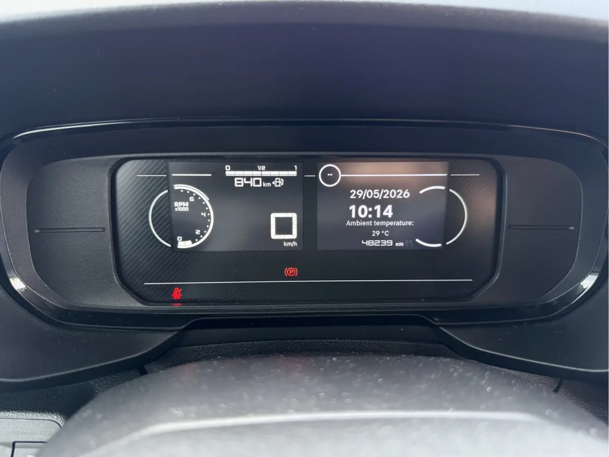 1.5 D 100PK Nieuw Model! L1 Climate Control Cruise Control Lane Assist Stoelverwarming Parkeersensoren