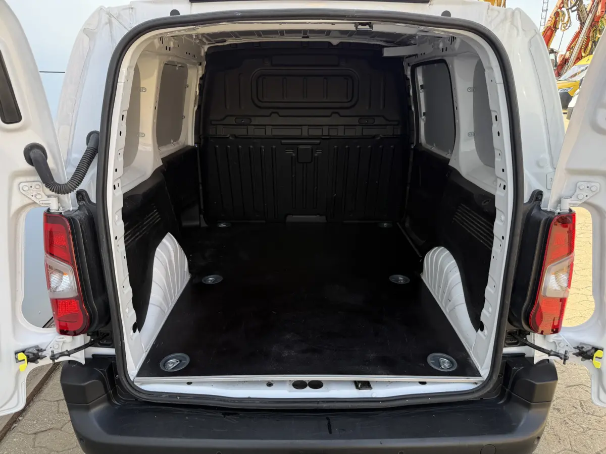 1.5 D 100PK Nieuw Model! L1 Climate Control Cruise Control Lane Assist Stoelverwarming Parkeersensoren