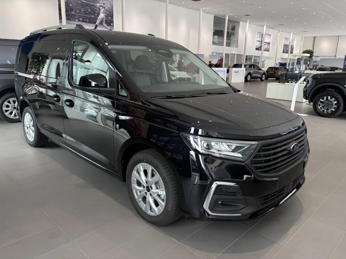 Tourneo TREKHAAK | 7 ZITS | ADAPTIVE CRUISE CONTROL | CAMERA | CARPLAY | BLIND SPOT