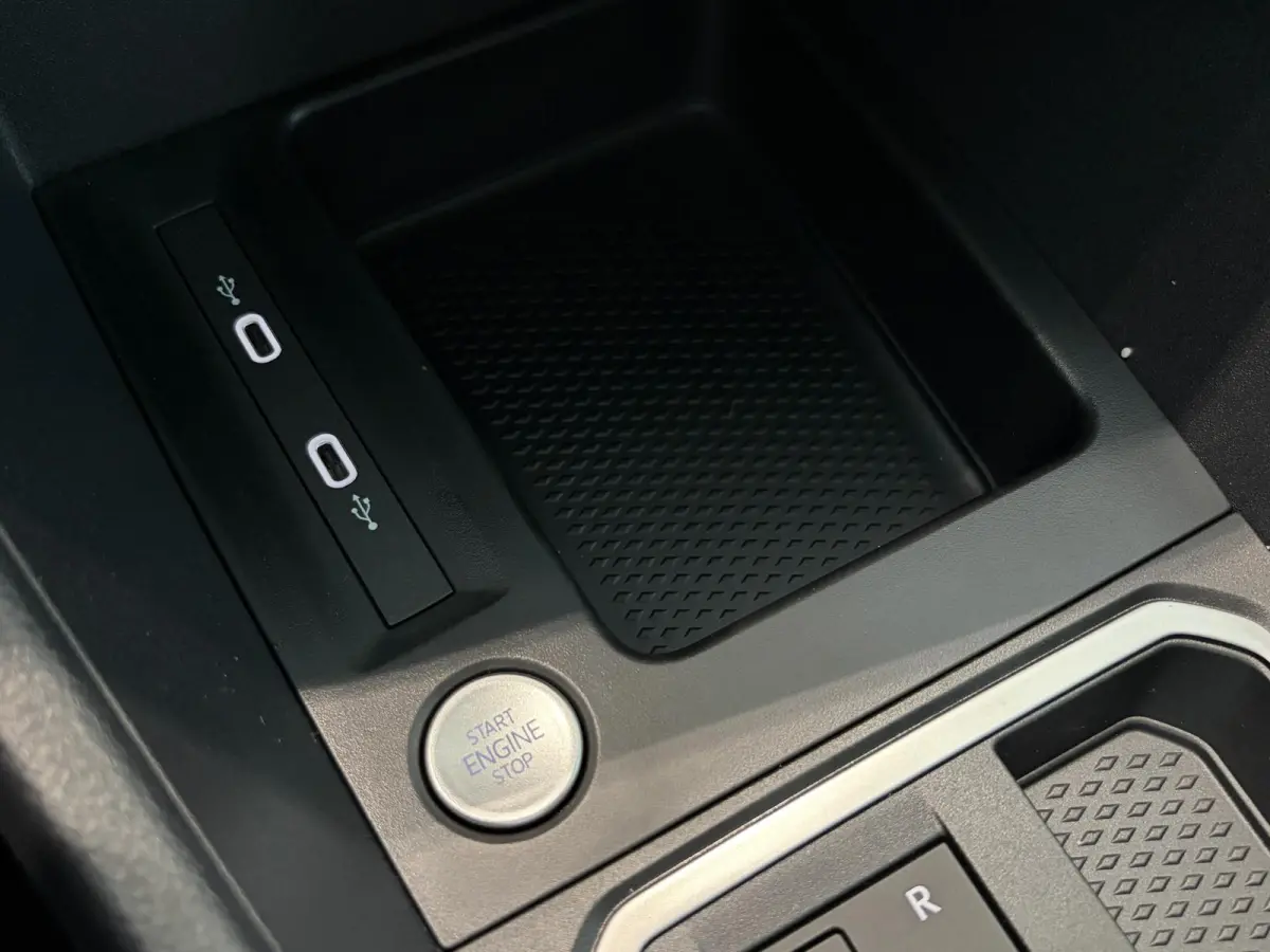 Tourneo TREKHAAK | 7 ZITS | ADAPTIVE CRUISE CONTROL | CAMERA | CARPLAY | BLIND SPOT
