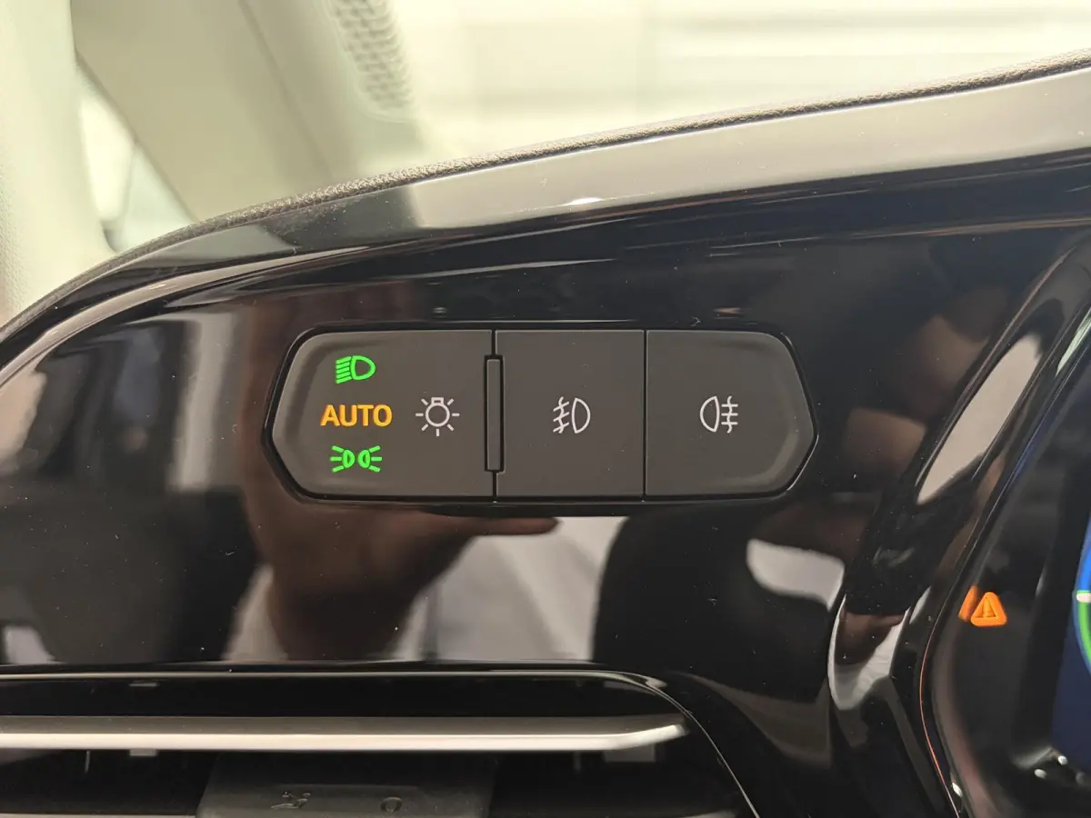 Tourneo TREKHAAK | 7 ZITS | ADAPTIVE CRUISE CONTROL | CAMERA | CARPLAY | BLIND SPOT