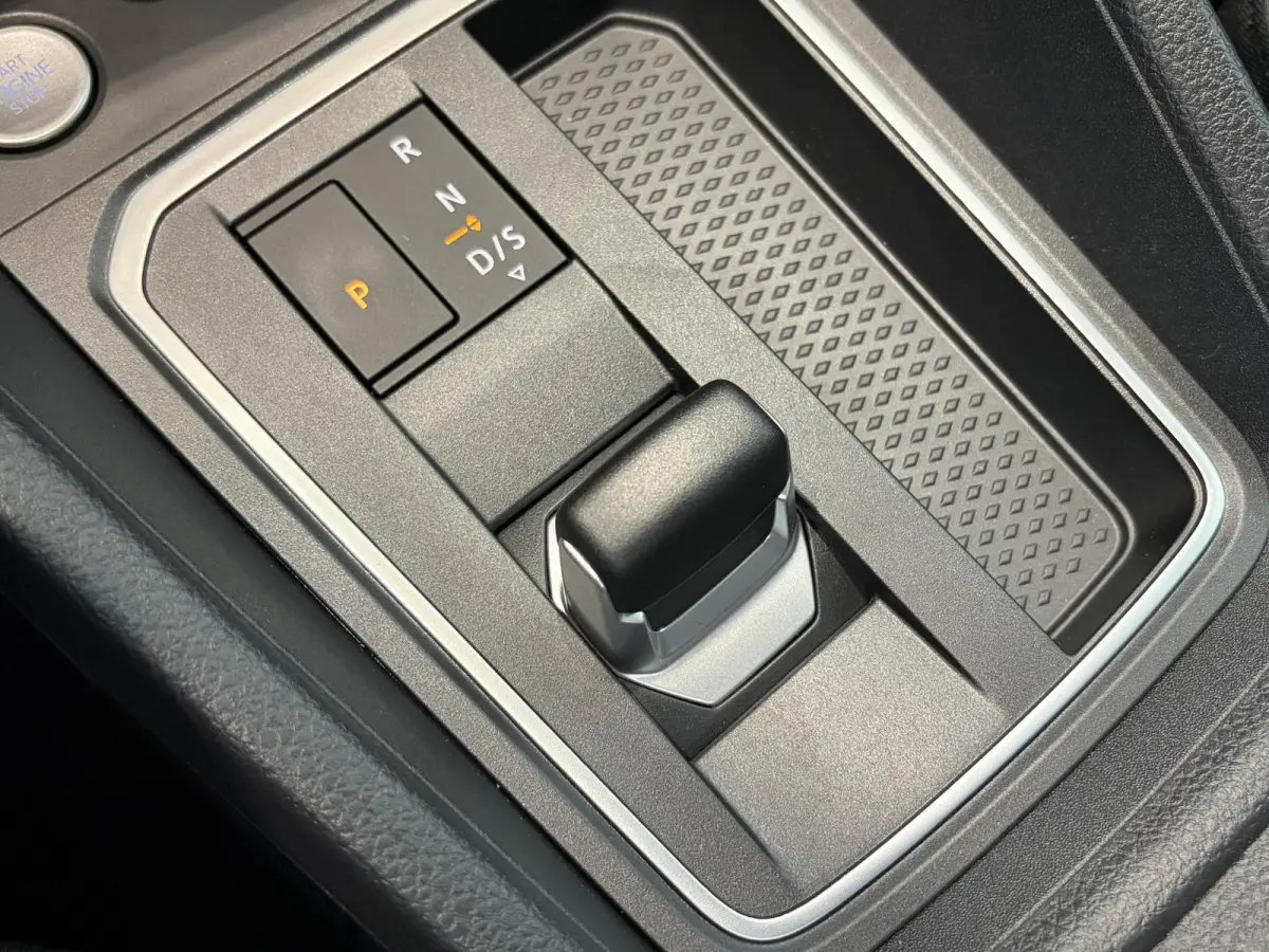 Tourneo TREKHAAK | 7 ZITS | ADAPTIVE CRUISE CONTROL | CAMERA | CARPLAY | BLIND SPOT
