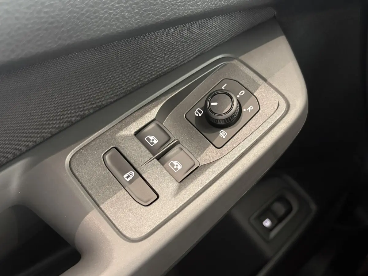 Tourneo TREKHAAK | 7 ZITS | ADAPTIVE CRUISE CONTROL | CAMERA | CARPLAY | BLIND SPOT