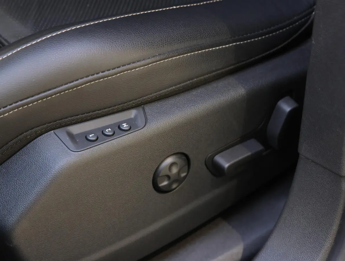 SUV Ultimate Plug-in Hybrid 225 pk Automaat | 1ste eigenaar | DENON | Winterpakket | LEER | Camera | LED lampen | AUTOMAAT