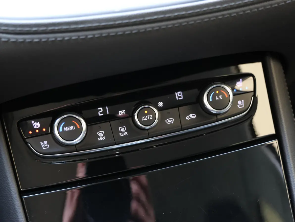SUV Ultimate Plug-in Hybrid 225 pk Automaat | 1ste eigenaar | DENON | Winterpakket | LEER | Camera | LED lampen | AUTOMAAT