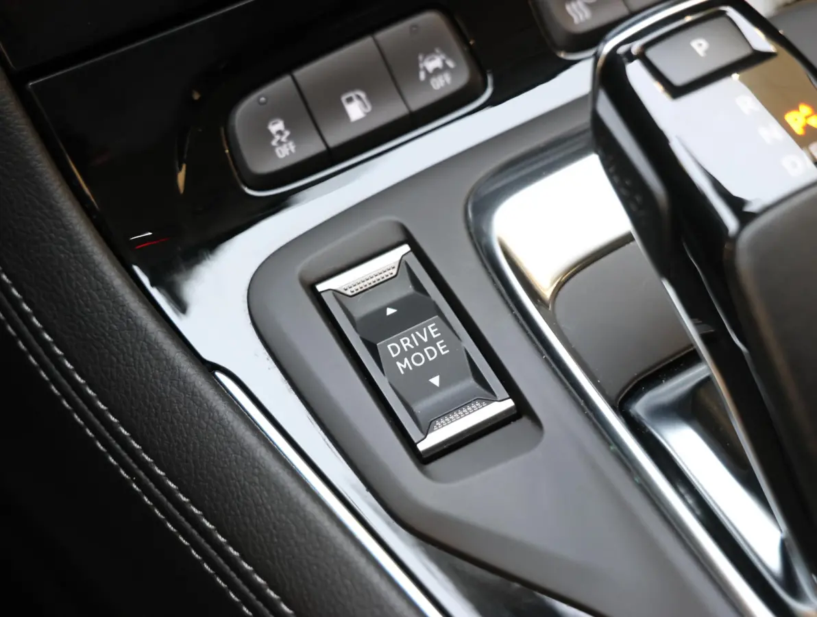 SUV Ultimate Plug-in Hybrid 225 pk Automaat | 1ste eigenaar | DENON | Winterpakket | LEER | Camera | LED lampen | AUTOMAAT