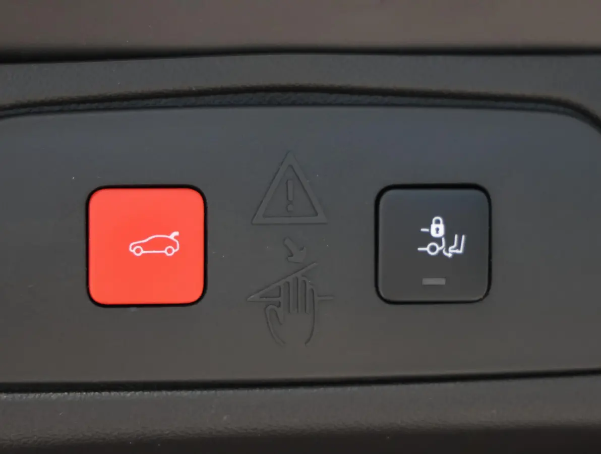 SUV Ultimate Plug-in Hybrid 225 pk Automaat | 1ste eigenaar | DENON | Winterpakket | LEER | Camera | LED lampen | AUTOMAAT