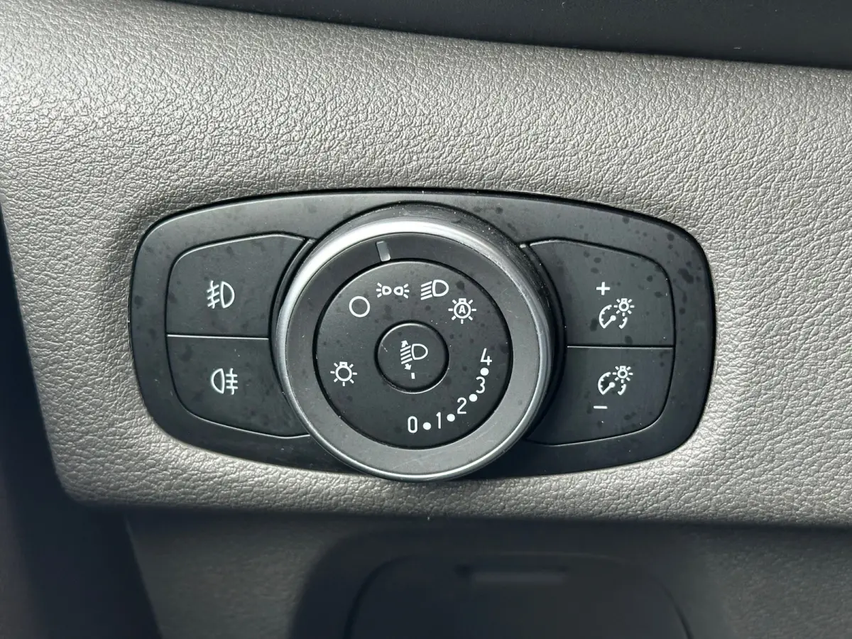 320 2.0 TDCI L1H1 Trend Airco PDC