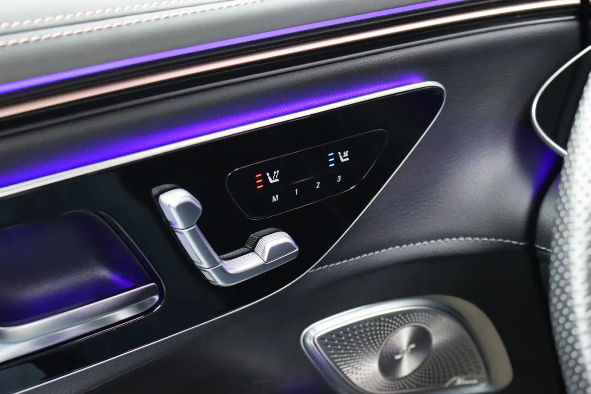 500 4MATIC AMG Line Premium 91 kWh | Hyperscreen | Distronic+ | Nappa Leder | Stoelventilatie | Trekhaak | Burmester | Digital Light | Panoramadak | Keyless Go |