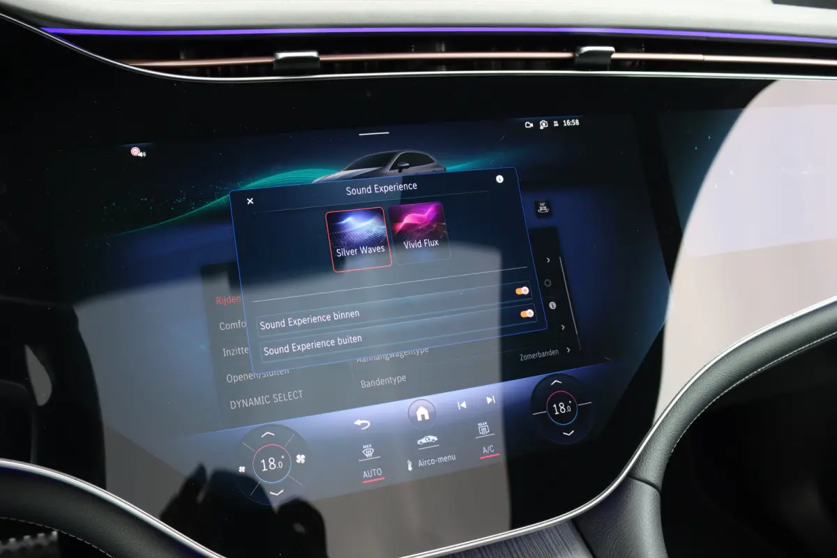 500 4MATIC AMG Line Premium 91 kWh | Hyperscreen | Distronic+ | Nappa Leder | Stoelventilatie | Trekhaak | Burmester | Digital Light | Panoramadak | Keyless Go |