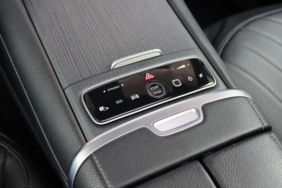 500 4MATIC AMG Line Premium 91 kWh | Hyperscreen | Distronic+ | Nappa Leder | Stoelventilatie | Trekhaak | Burmester | Digital Light | Panoramadak | Keyless Go |