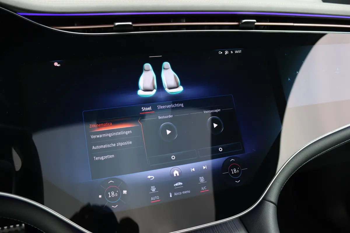 500 4MATIC AMG Line Premium 91 kWh | Hyperscreen | Distronic+ | Nappa Leder | Stoelventilatie | Trekhaak | Burmester | Digital Light | Panoramadak | Keyless Go |