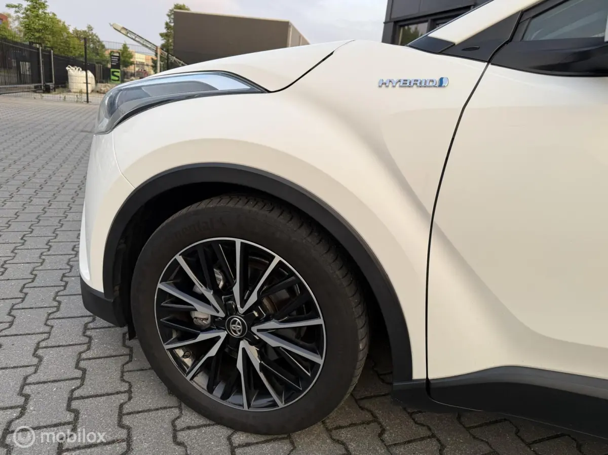 1.8 Hybrid Dynamic / Camera / ACC