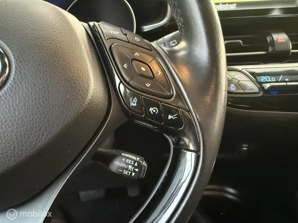 1.8 Hybrid Dynamic / Camera / ACC