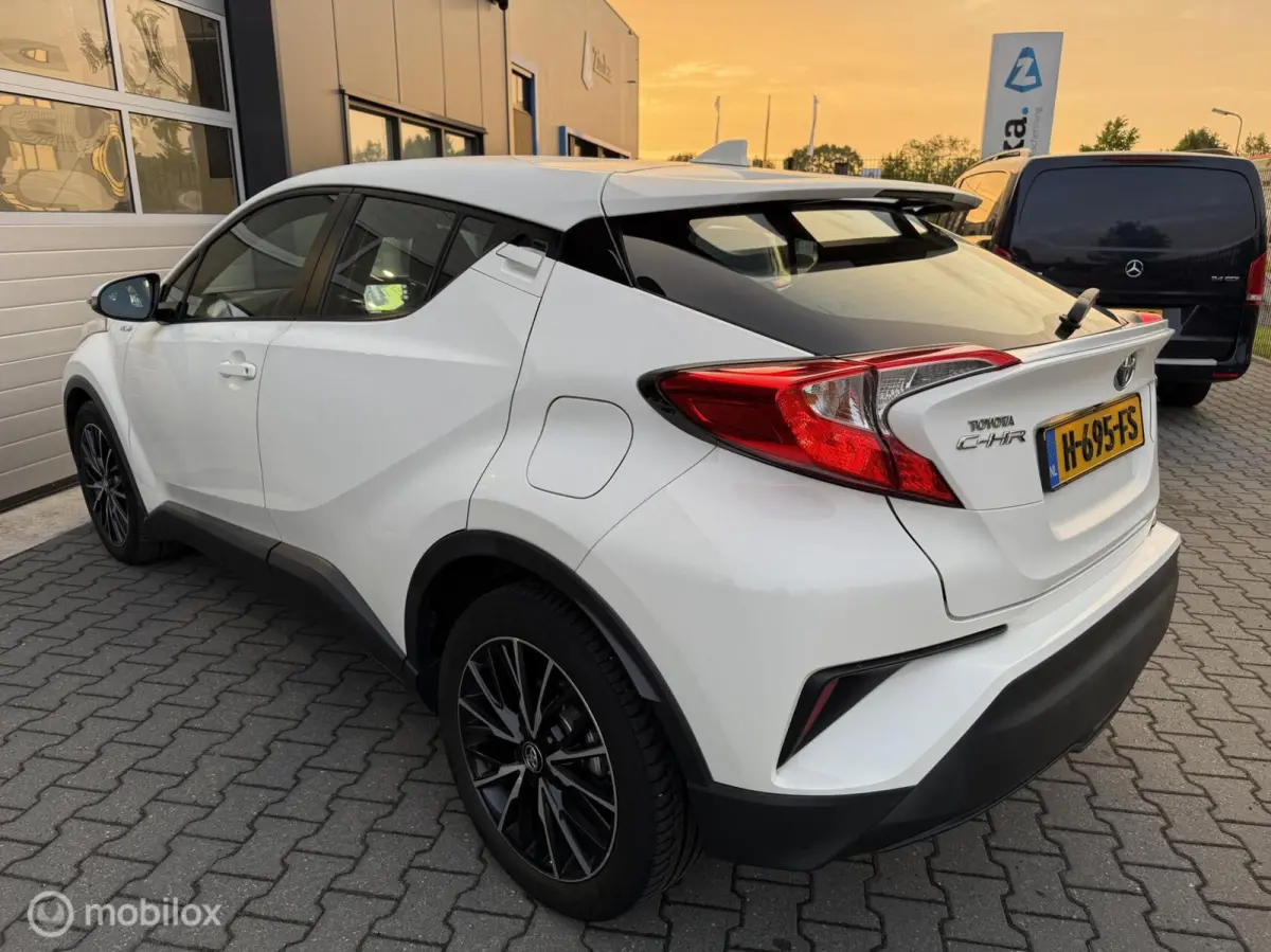 1.8 Hybrid Dynamic / Camera / ACC