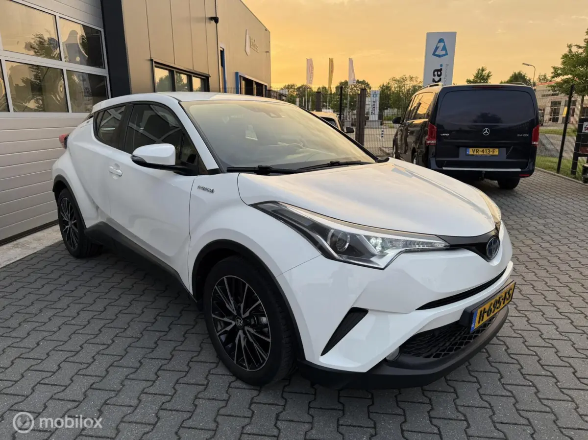 1.8 Hybrid Dynamic / Camera / ACC