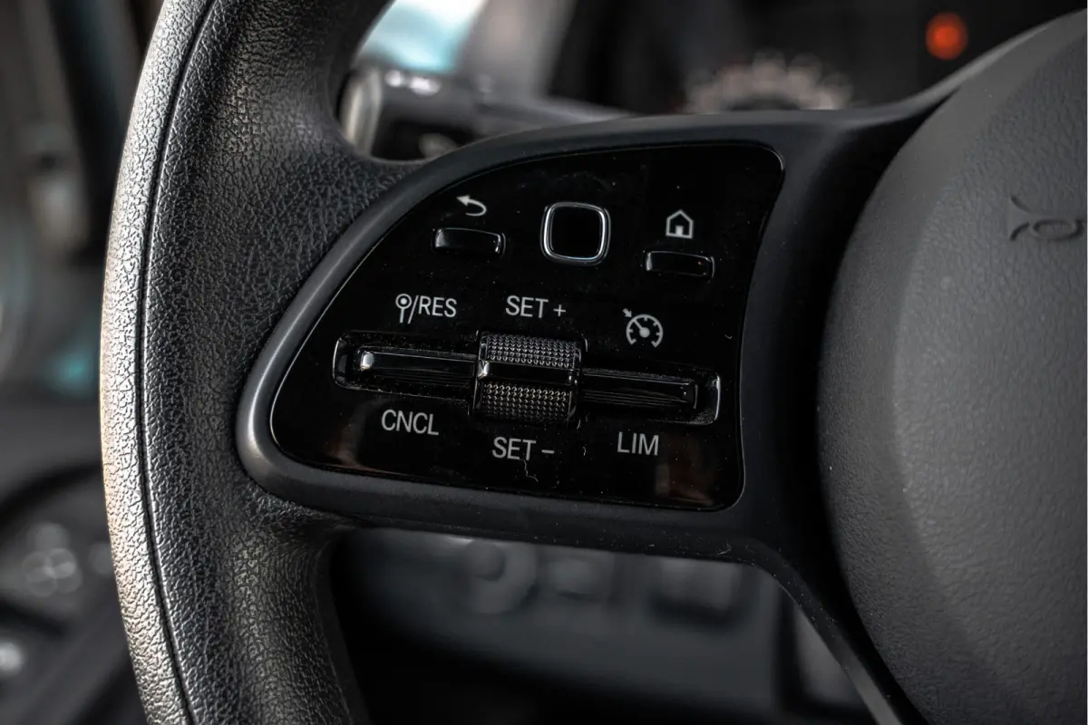 519 CDI | 190PK | Automaat | Nieuw | Luchtvering | LED | Cruise | Carplay | Mbux | Navi | Climatronic