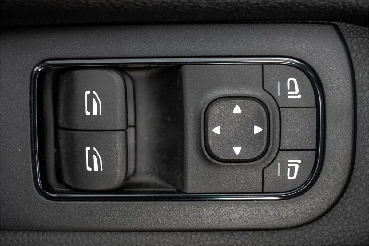 519 CDI | 190PK | Automaat | Nieuw | Luchtvering | LED | Cruise | Carplay | Mbux | Navi | Climatronic
