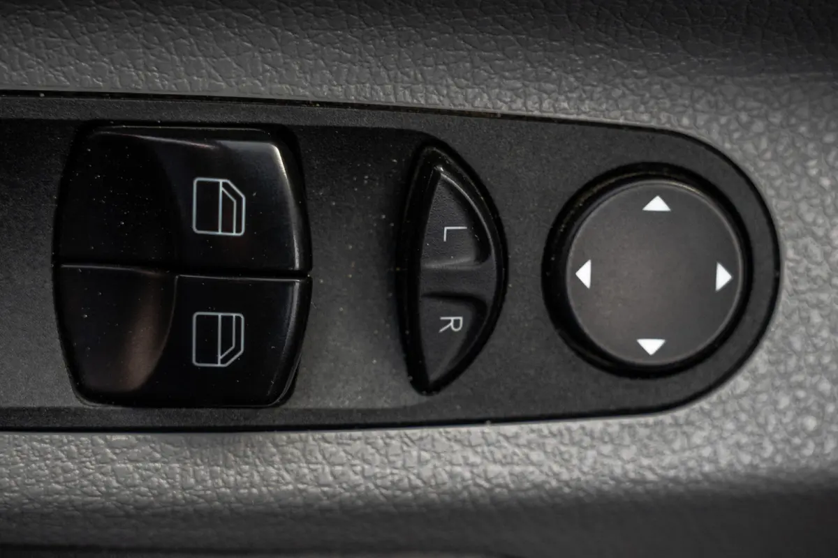 519 CDI 3.0 V6 | 190 PK | Euro 6 | Automaat | LED | Cruise | Airco | 3-Zits