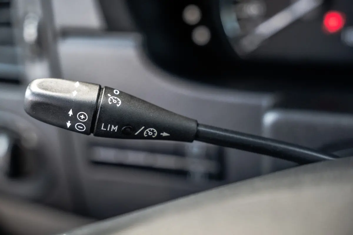 519 CDI 3.0 V6 | 190 PK | Euro 6 | Automaat | LED | Cruise | Airco | 3-Zits