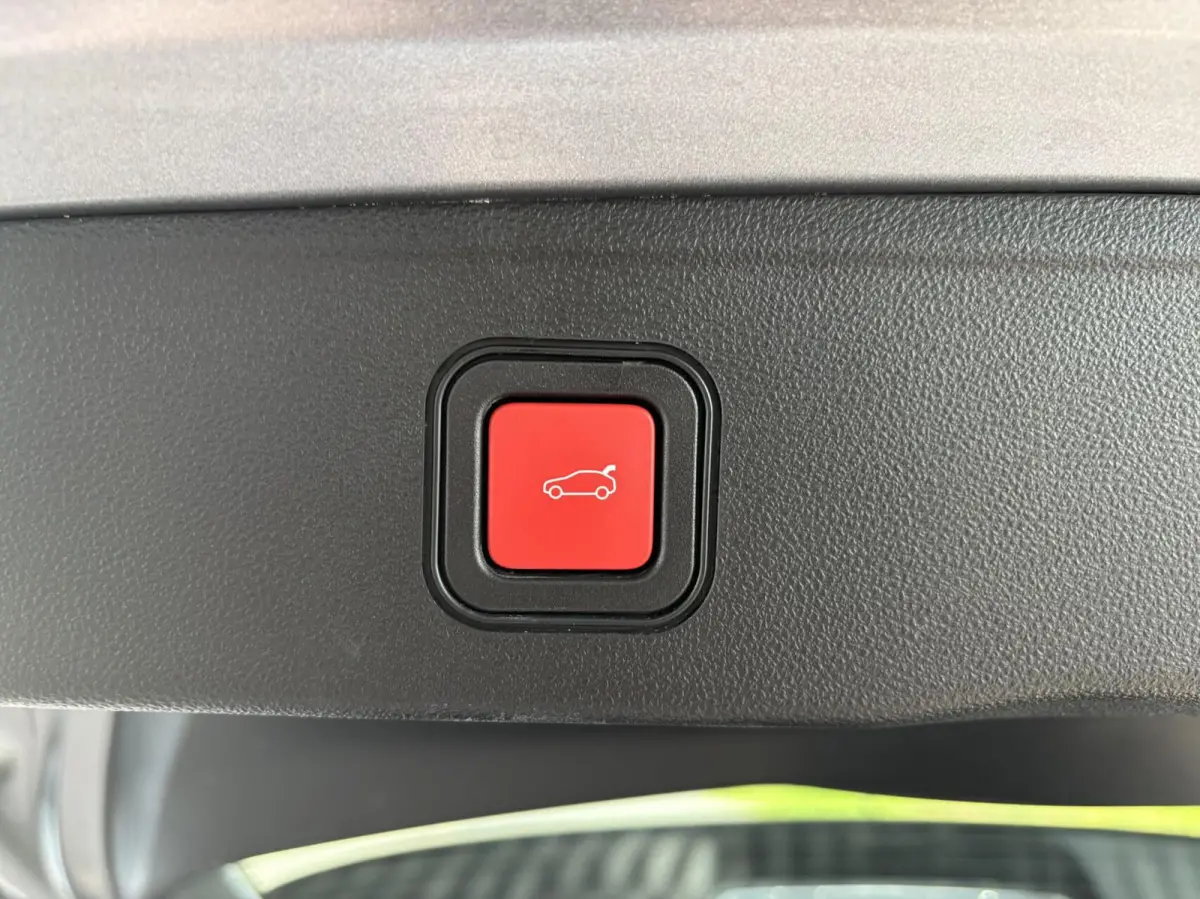 1.2 e-Hybrid Summit LUXE