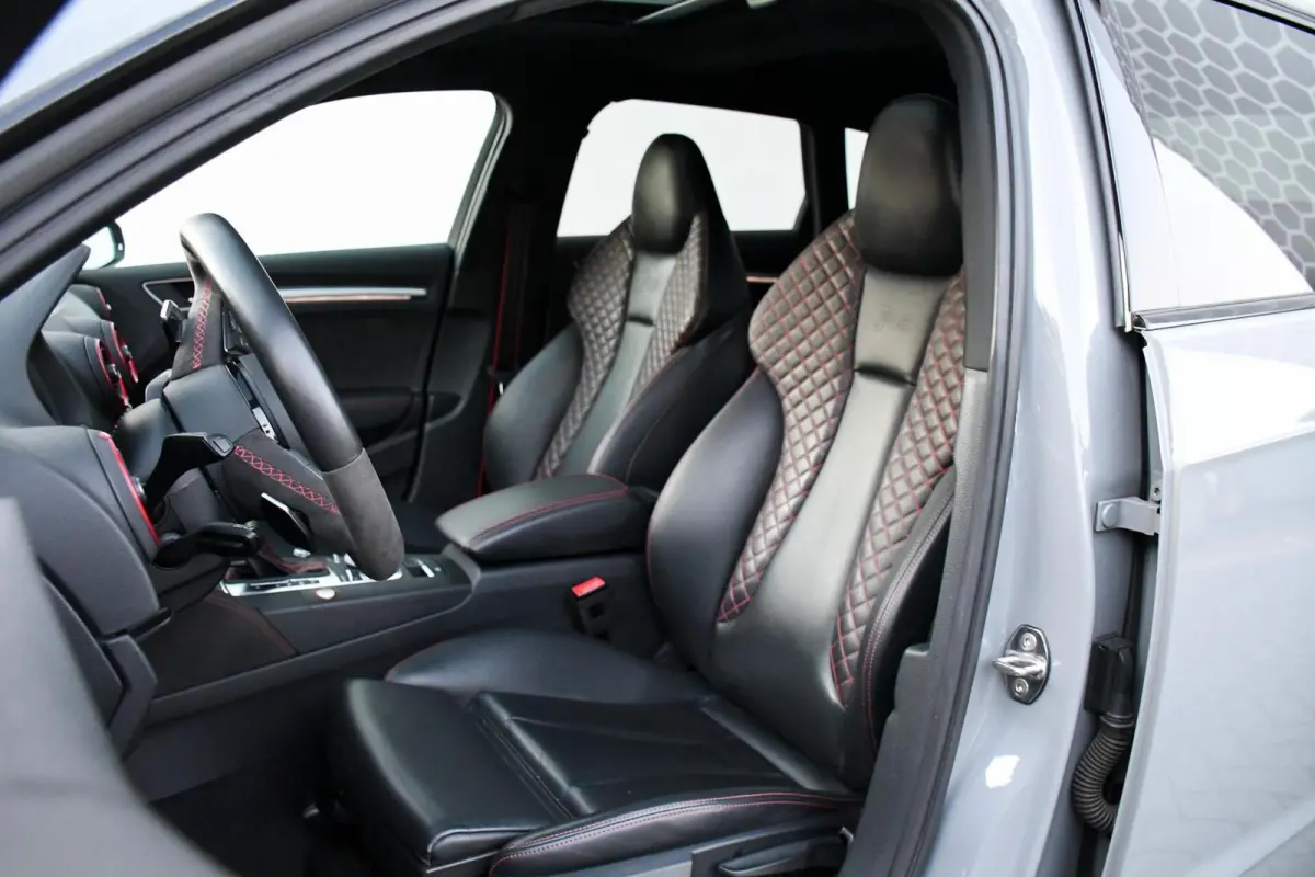 RS3 2.5 TFSI Quattro Panoramdak Virtual B&O 400PK KW Rotiform