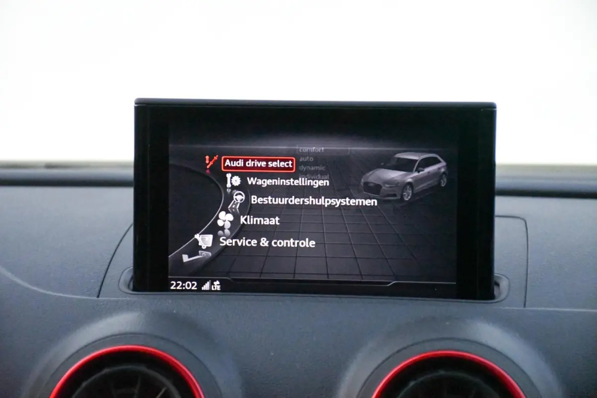 RS3 2.5 TFSI Quattro Panoramdak Virtual B&O 400PK KW Rotiform